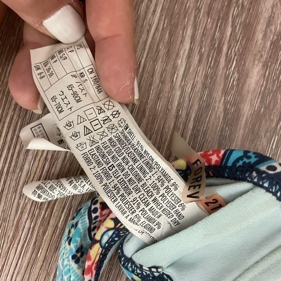 FOREVER 21 Pattern Bikini Top - Picture 3 of 5
